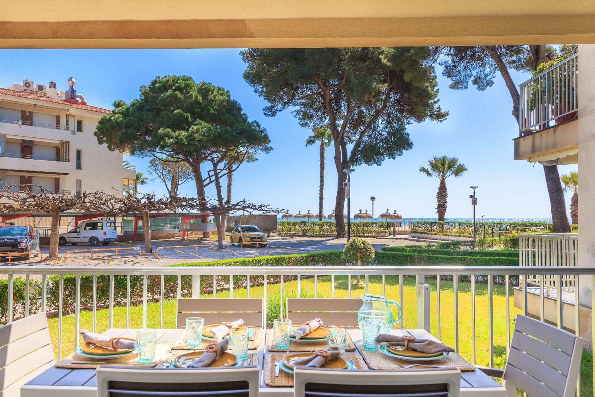 Uhc Dms Family Apartments Cambrils Habitación foto