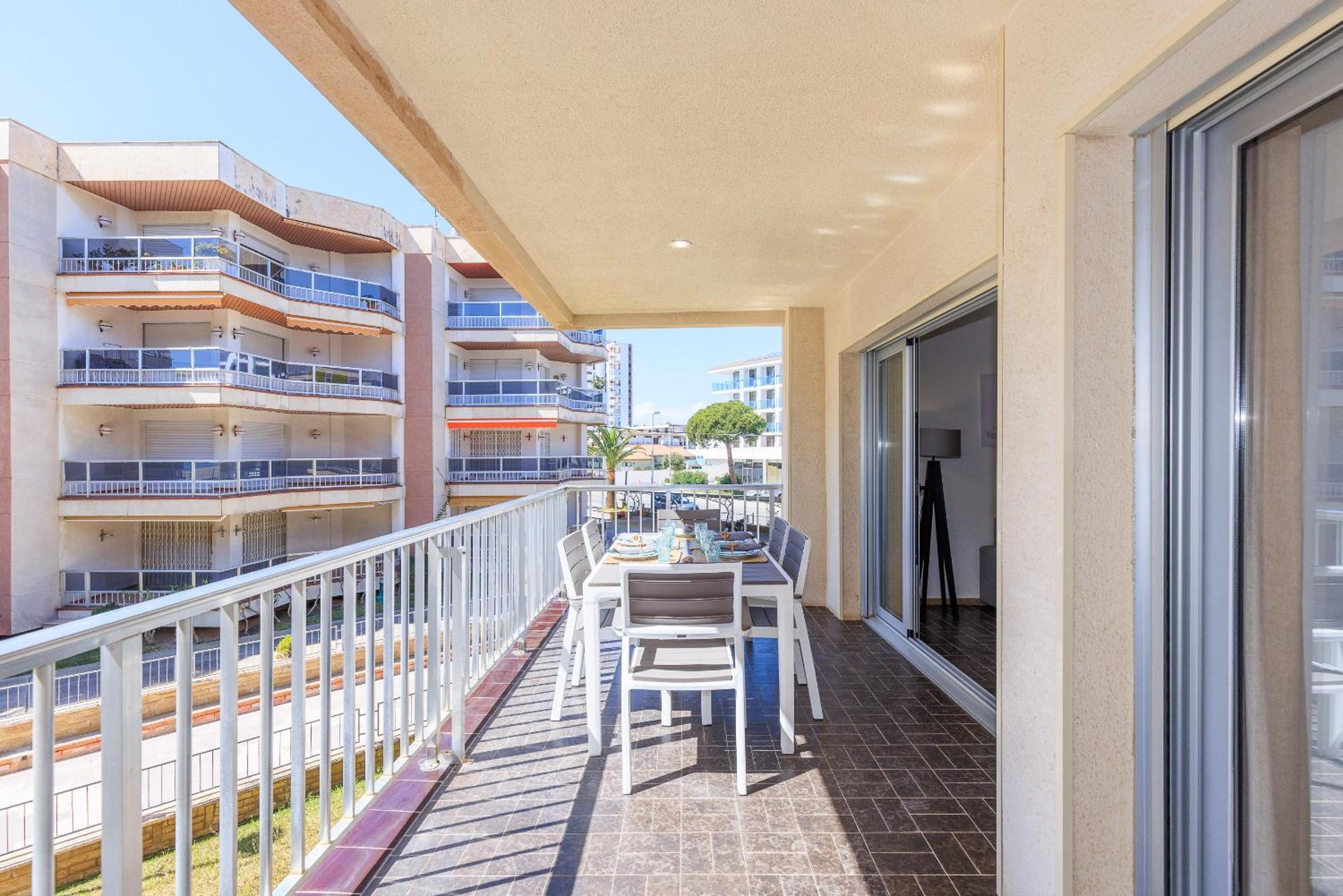 Uhc Dms Family Apartments Cambrils Habitación foto